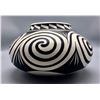 Image 2 : Navajo Pot - Mary Saxon