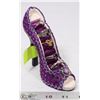 Image 1 : DECORATIVE PURPLE SHOE W/5 FASHION