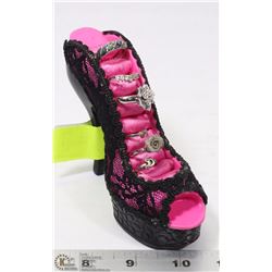DECORATIVE BLACK & PINK SHOE W/6