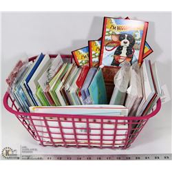 BOX OF 200 STORE BRAND CHRISTMAS CARDS