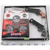 Image 1 : TWO GUN STYLE KNIVES KEYCHAIN SOLD WITH
