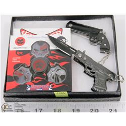 TWO GUN STYLE KNIVES KEYCHAIN SOLD WITH