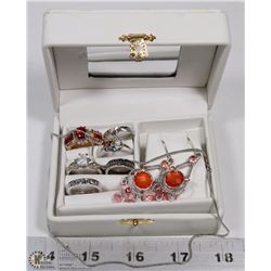 SMALL FAUX LEATHER TRAVEL JEWELRY BOX WITH