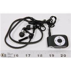 MP3 PLAYER WITH ZIPPER EARBUDS