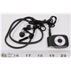 Image 1 : MP3 PLAYER WITH ZIPPER EARBUDS