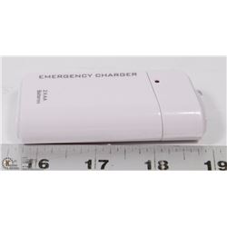 EMERGENCY USB CHARGER WITH FLASHLIGHT RUNS ON 2