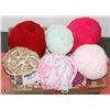 Image 1 : FLAT OF ASSORTED YARN