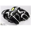 Image 1 : CCM 15" LARGE HOCKEY GLOVES.