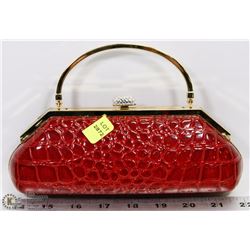 EVENING PURSE WITH ARM STRAP