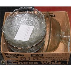 17) A COLLECTION OF CRYSTAL & GLASS BOWLS