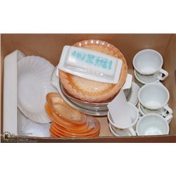 14) COLLECTION OF FIREKING & PYREX INCL BOWLS,