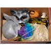 Image 1 : BOX OF COSTUME DECOR.