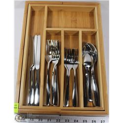 WOOD CUTLERY TRAY FILLED WITH HAMPTON