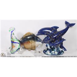 BOX OF ASSORTED HOME DECOR.