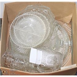 20) LOT OF 10 ASSORTED PIECES OF GLASS, SOME