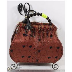 VINTAGE STYLE PURSE NIGHT TABLE LAMP.