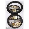 Image 1 : BLACK SHELL SHAPED MUSICAL JEWELRY BOX WITH