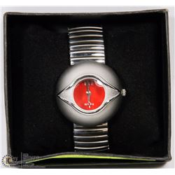 'EYE' STYLE QUARTZ WATCH WITH RED FACE - NEW