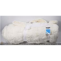 TWIN SIZE PLUSH THROW WITH CARRYING STRAP
