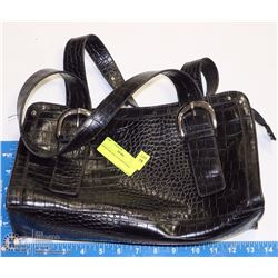 RICKYS BLACK LEATHER PURSE.