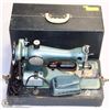Image 1 : VINTAGE PORTABLE SEWING MACHINE