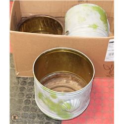 LARGE BOX OF CHRISTMAS ITEMS INCL. PINE