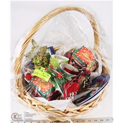 LARGE WICKER GIFT BASKET INCL. TREE STAR