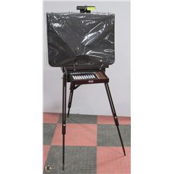 NEW EASLE AND PORFOLIO STAND.