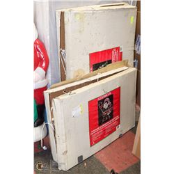 3 ASSORTED CHRISTMAS ORNAMENTS