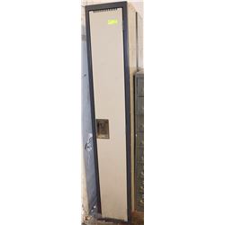 PAIR OF 6' LOCKERS