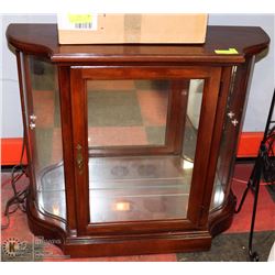 LIGHTED 2 TIER CURIO CABINET 33X12X30.