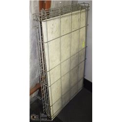 LARGE DOG CRATE.