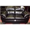 Image 2 : NEW BLACK LEATHERETTE SOFA WITH LOVE SEAT