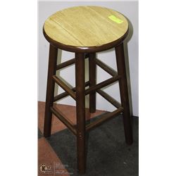 24" WOOD STOOL