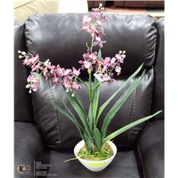 NEW PURPLE SILK FLORAL PLANT IN VASE 26" TALL