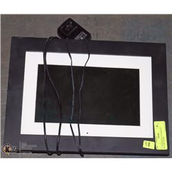 11" PANDIGITAL LCD DIGITAL PICTURE FRAME
