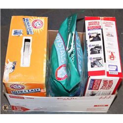 BOX WITH 3 BOXES/BAGS CAT LITTER