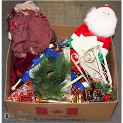 BOX WITH ASSORTED CHRISTMAS DECORATIONS INCL