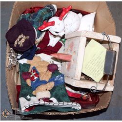 BOX WITH CERAMIC REINDEER ORNAMENT, FABRIC