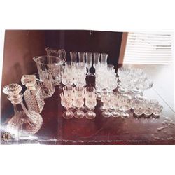 43PC CRISTAL D'ARQUE ANCENIS PATTERN DISH SET