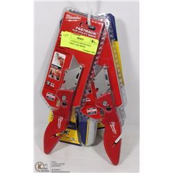 LOT OF 5 UTILITY KNIVES INCL MILWAUKEE, AND IRWIN