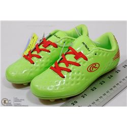 PAIR OF CHILDRENS RAWLINGS GOLF SHOES ,SIZE 12