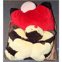 PAIR OF CHILDRENS CUSHIONS