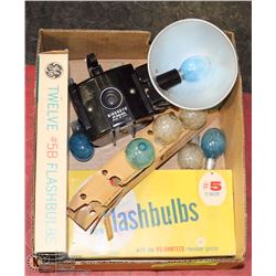 VINTAGE BIRDSEYE CAMERA FLASH WITH BULBS IN BOXES