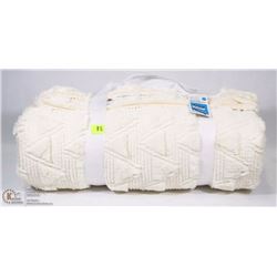 SINGLE XL TWIN QUILTED THROW BLANKET