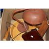 Image 3 : BOX OF WOOD DECORATIONS AND METAL LAMP