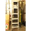 Image 1 : 6 FOOT ALUMINUM LADDER