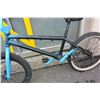 Image 2 : BLUE NO BRAND BMX BIKE