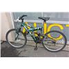 Image 1 : GREEN HUFFY MOUNTAIN BIKE
