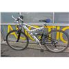 Image 1 : CHROME MONGOOSE MOUNTAIN BIKE